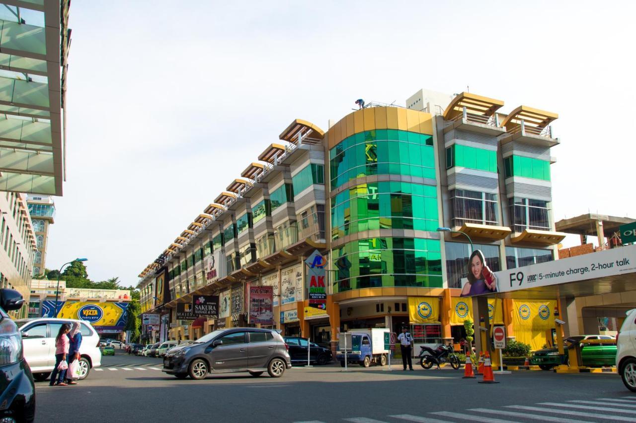 Batam Ak Hotel Nagoya Hill מראה חיצוני תמונה