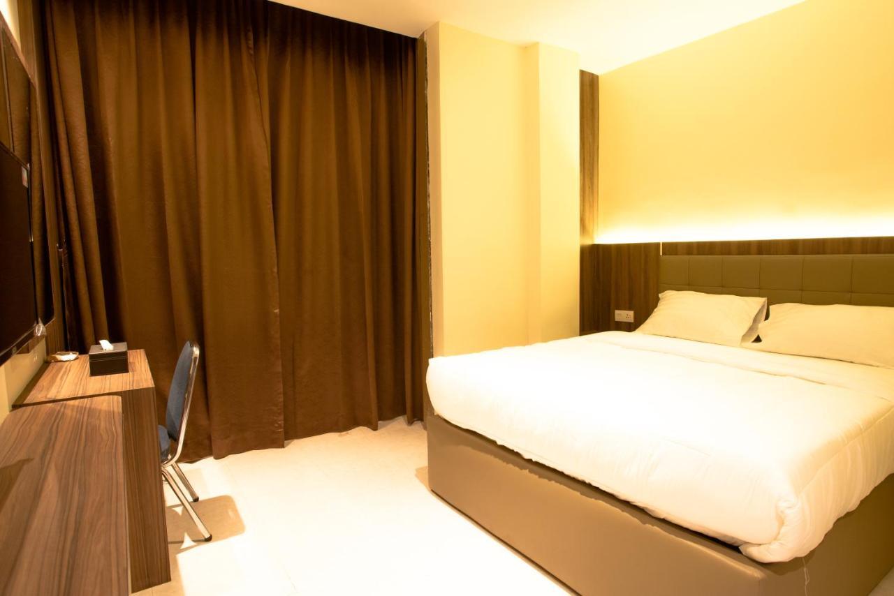 Batam Ak Hotel Nagoya Hill מראה חיצוני תמונה